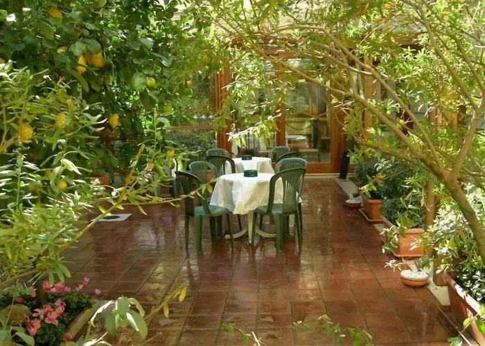 Select Garden Otel